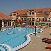 Erlebnisbad im Freien des Aqua-Spa Hotel Cserkeszolo 4*