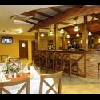 Restaurant im Wellness Hotel Gyula mit verschiedenen Gerichten