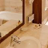 Badezimmer im Andrassy Hotel Residence Tarcal spa und wellnesshotel in Tarcal 