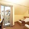 Erzsebet Kiraylne Hotel - freies Zimmer mit Balkon, zu günstigen Preis, mit online Buchung, im Zentrum von Gödöllö