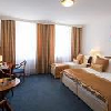 Bequemes, geräumiges Zweibettzimmer im Hotel Fonte Györ an der österreichischen Grenze