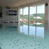 Wellnessbecken mit Panoramablick auf Kekesteto im Hotel Ozon Residence